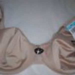 NWOT Bali 3203 Special Edition No Poke Bra Beige
